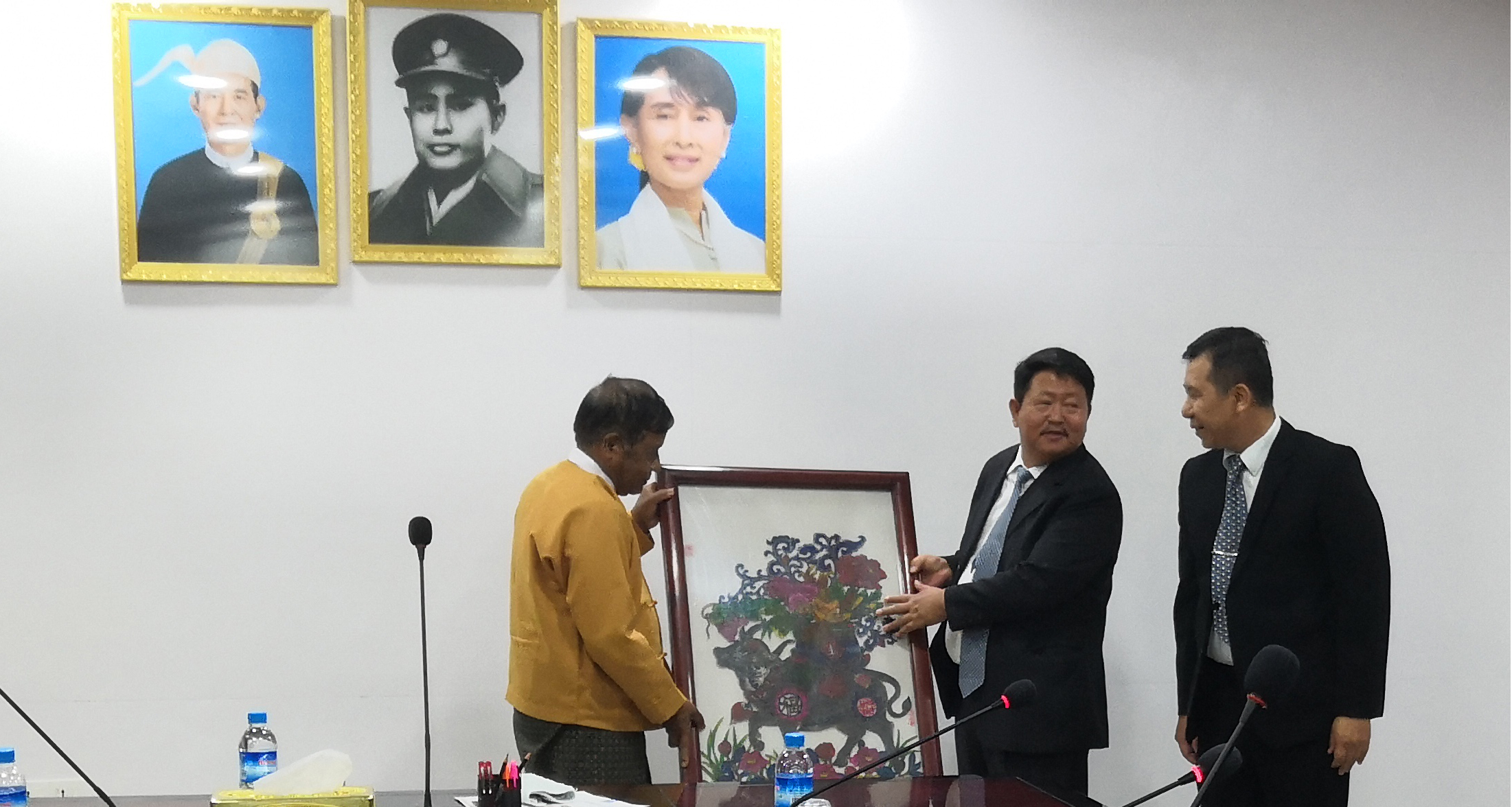 恒益集團(tuán)董事長(zhǎng)段治葵一行與緬甸曼德勒省政府舉行投資洽談